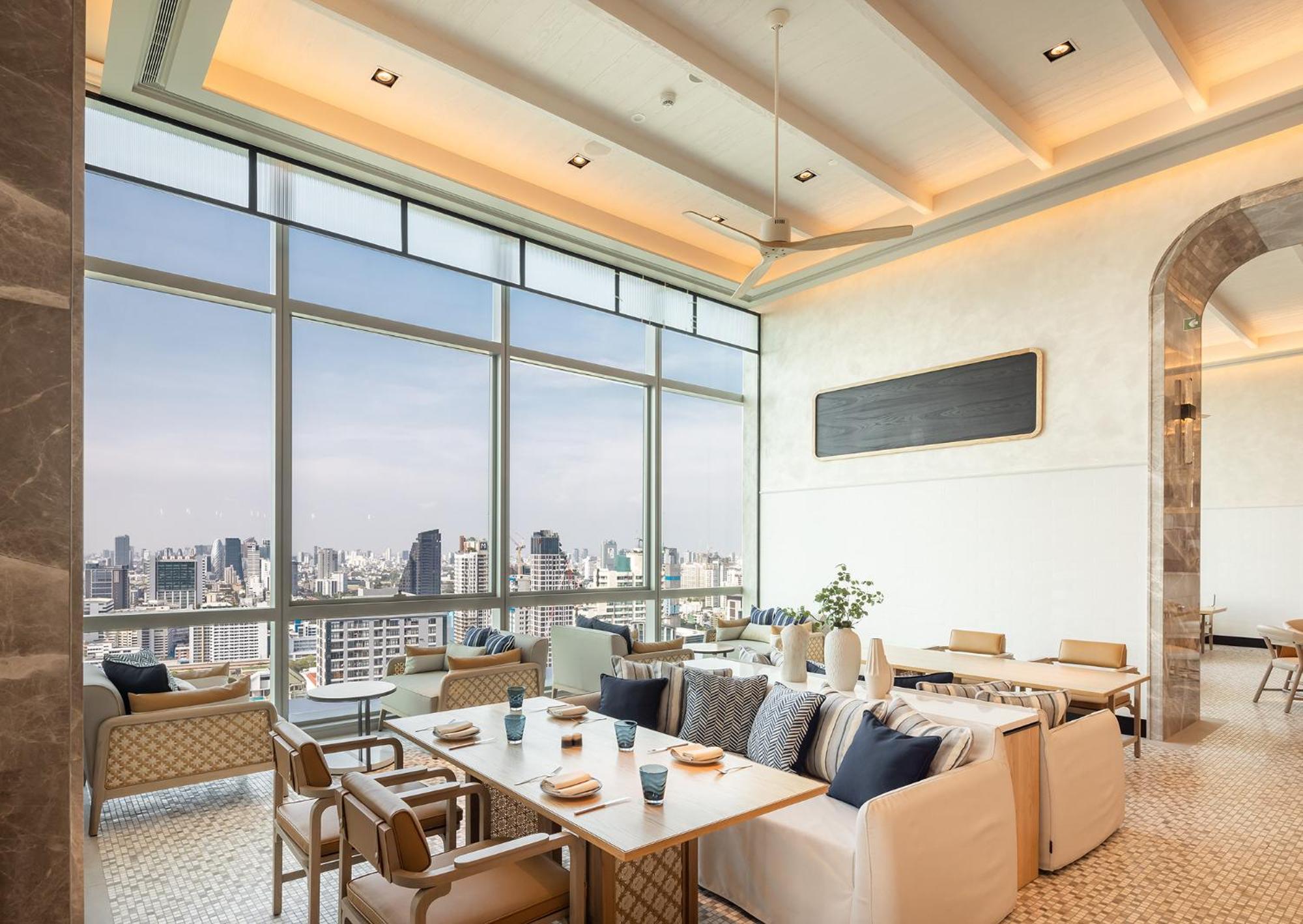 Eastin Grand Hotel Phayathai Bangkok Exteriér fotografie The Club at U Sathorn